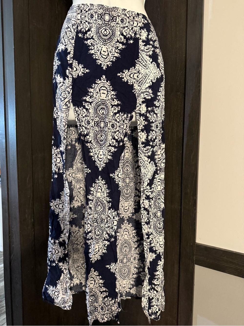 Forever 21 Navy and White Paisley Print Maxi Skirt